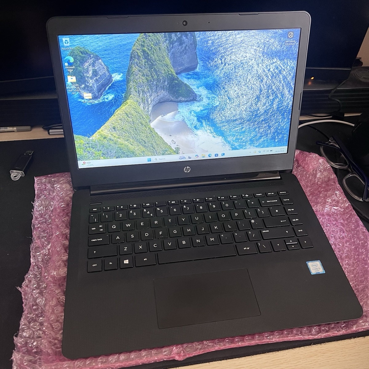 HP Laptop intel Core i3-6006U 8GB DDR4 RAM 240GB SSD Windows 11