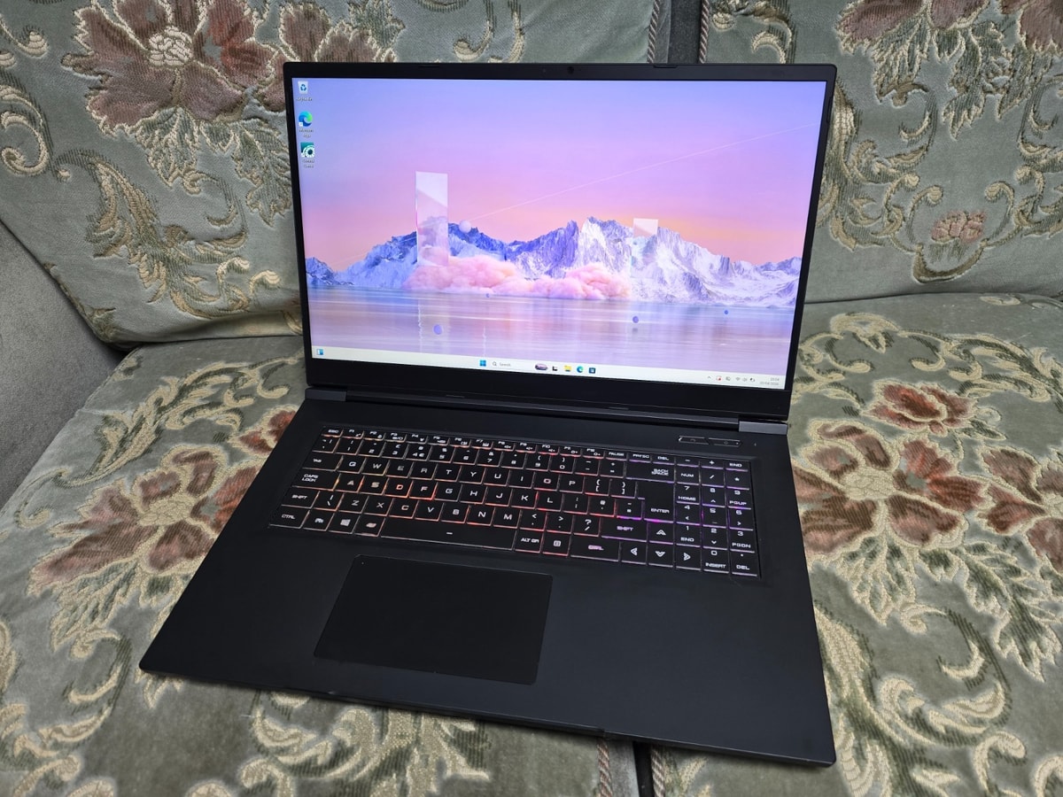 PC Specialist Ionico 17 i7 12700H RTX 3080 Ti 16GB 512GB QHD 240Hz Gaming Laptop