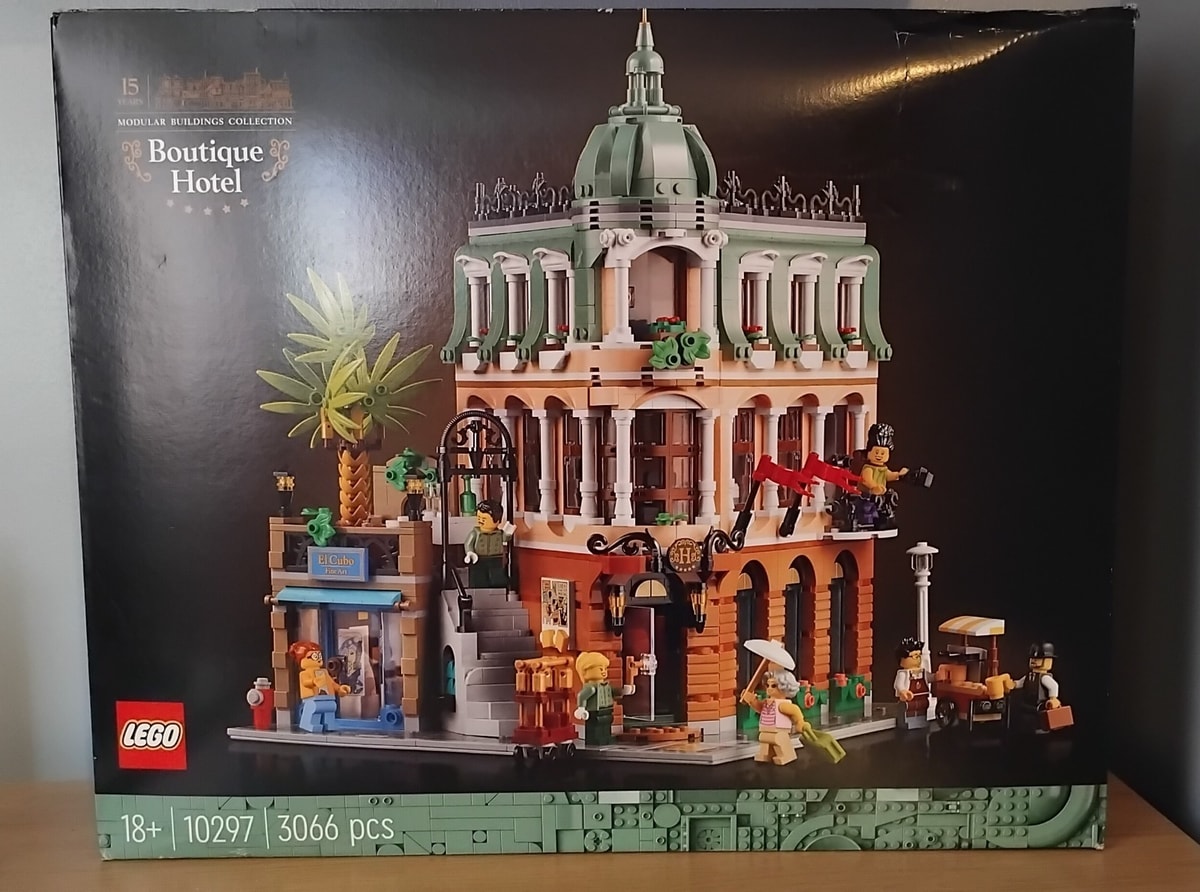 LEGO® Icons Creator Expert 10297 Boutique Hotel Modular Building New & Sealed