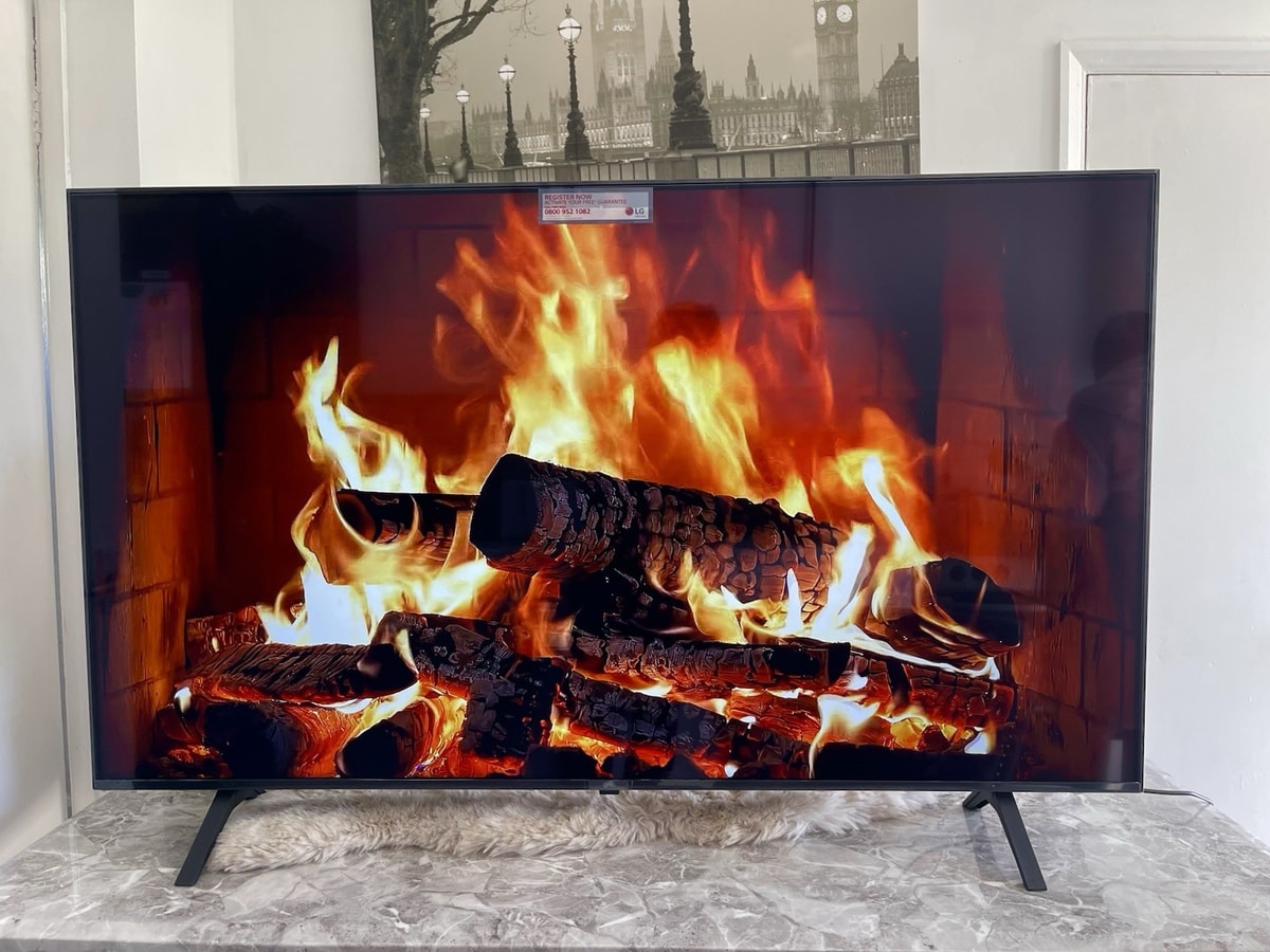 2025 LG 55-inch 4K Smart TV UHD AI