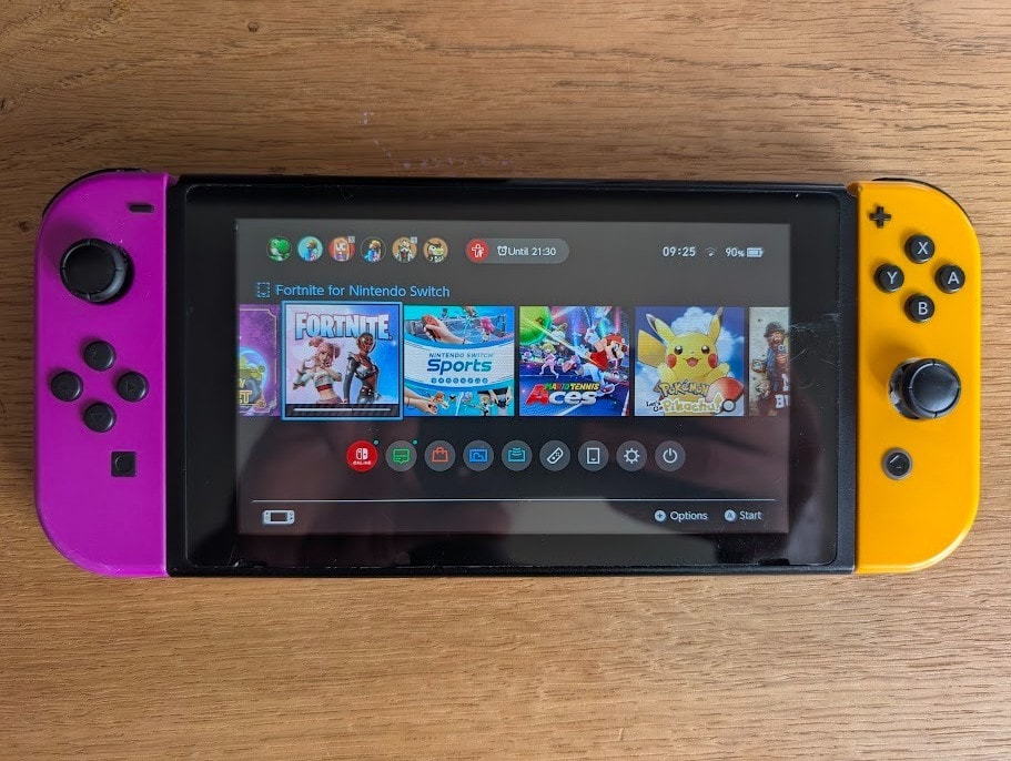 Nintendo Switch Console with Joy-Cons - XAJ4 Unpatched