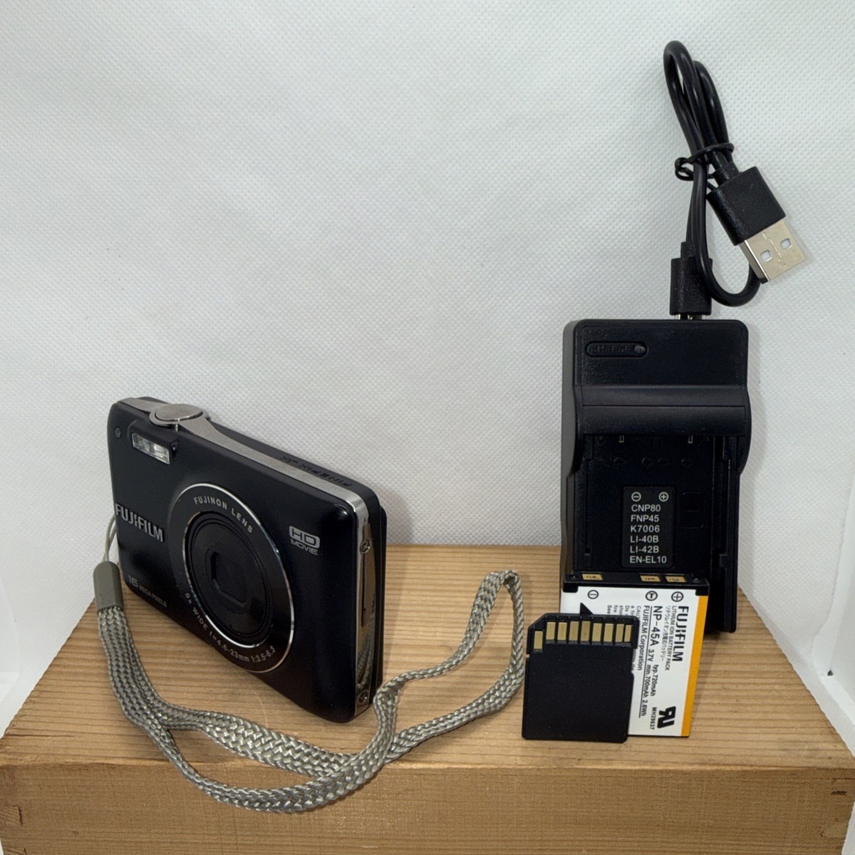 Fujifilm Finepix JX550 Digital Camera 16MP Tested Working + Charger Battery 16GB