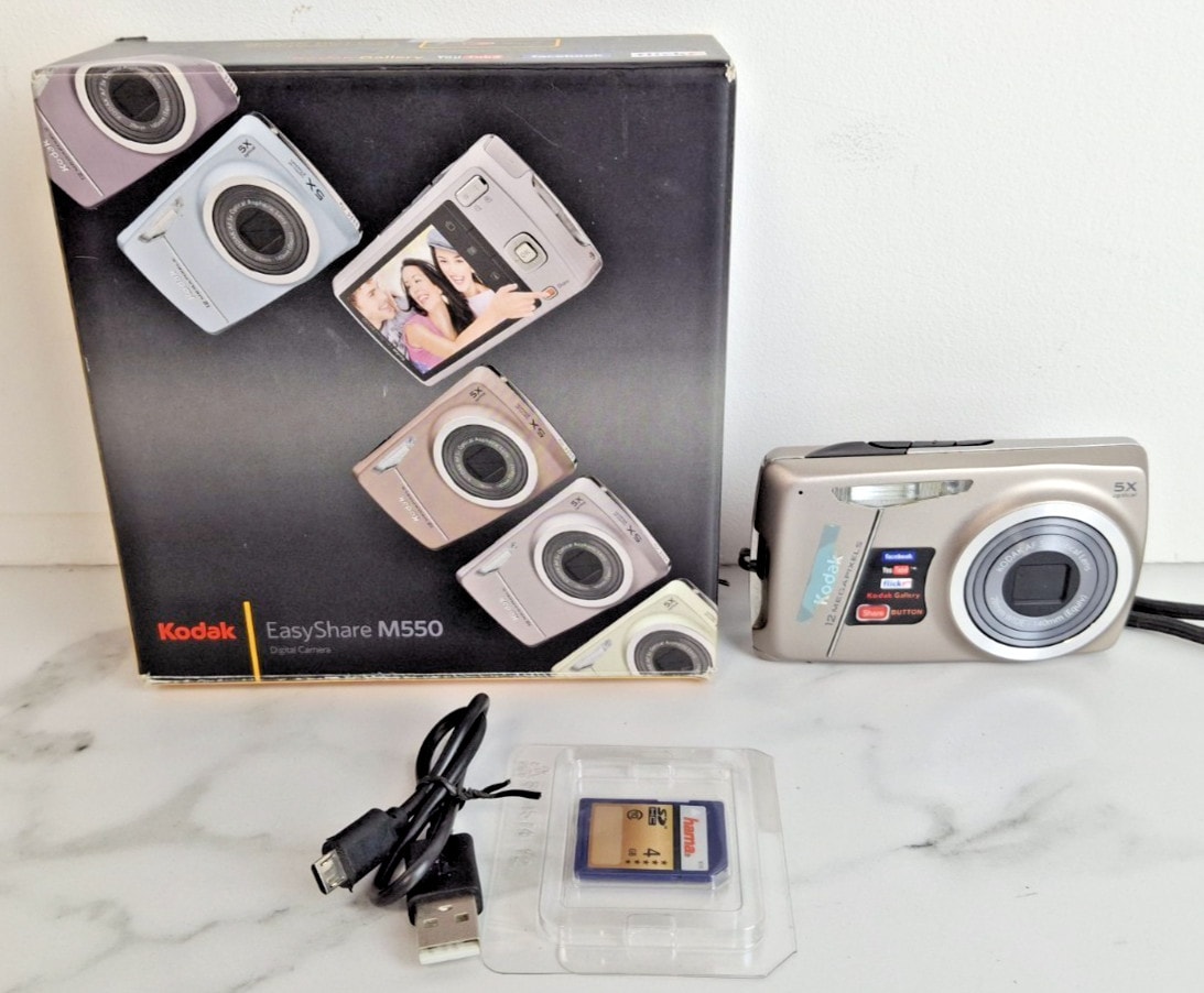 Kodak Easy Share M550 12.0MP Digital Camera Silver With Charger SD Card J2759