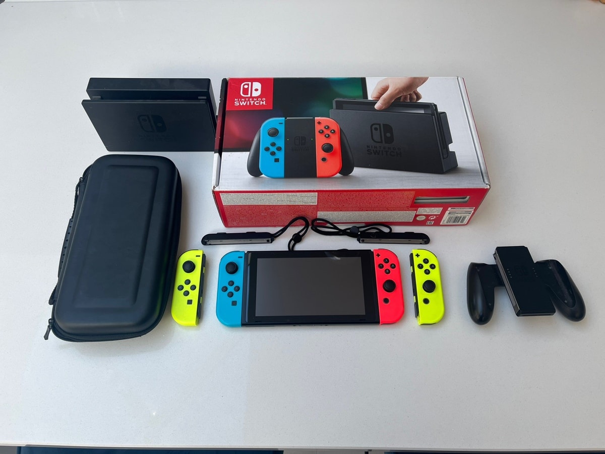 Nintendo Switch console - Boxed With Carry Case - Excellent Condition