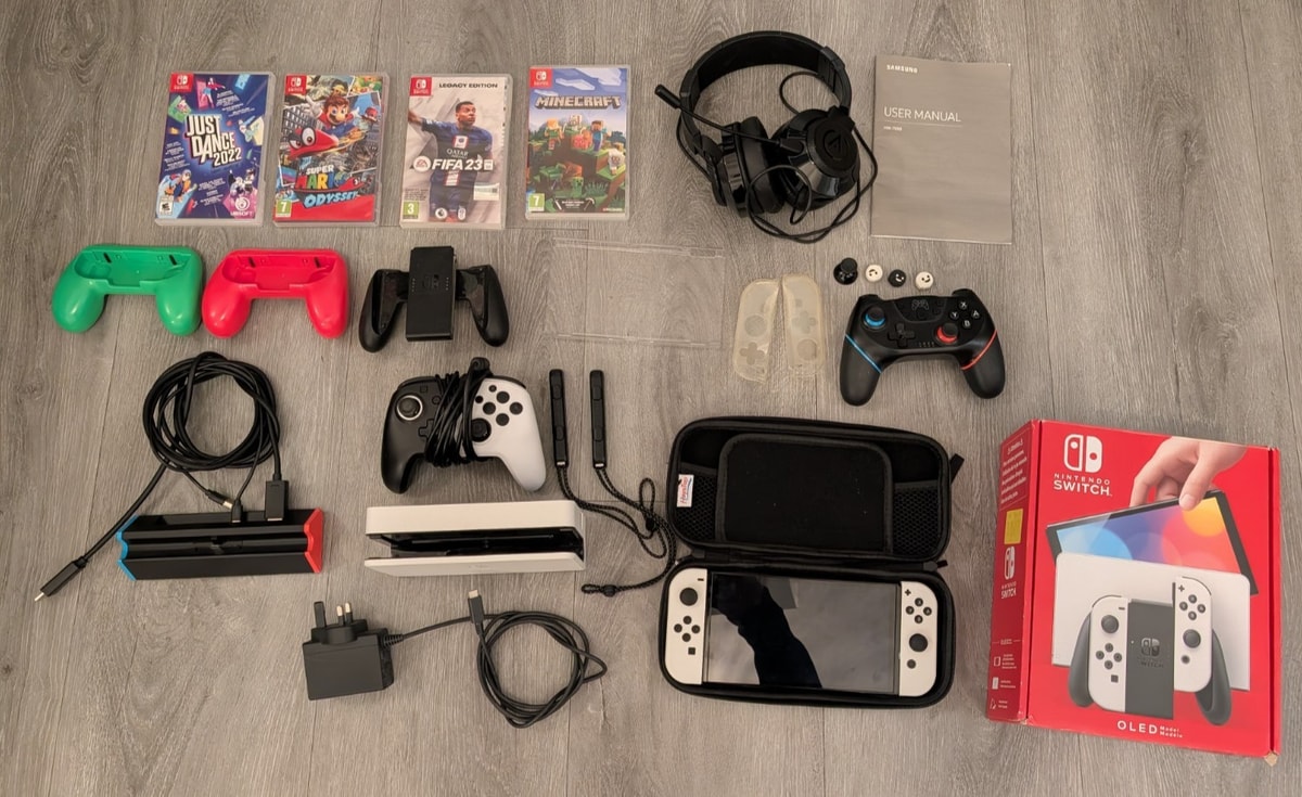 Nintendo Switch OLED - 64GB - Handheld Console including lots of extras