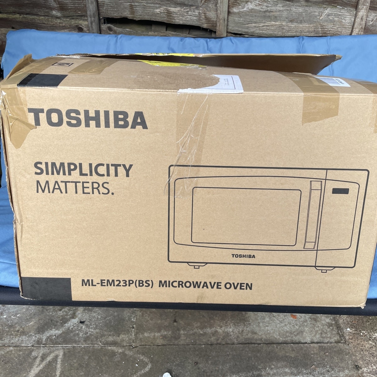 800w 23L Microwave Oven with Digital Display Auto Defrost One Touch Express Cook