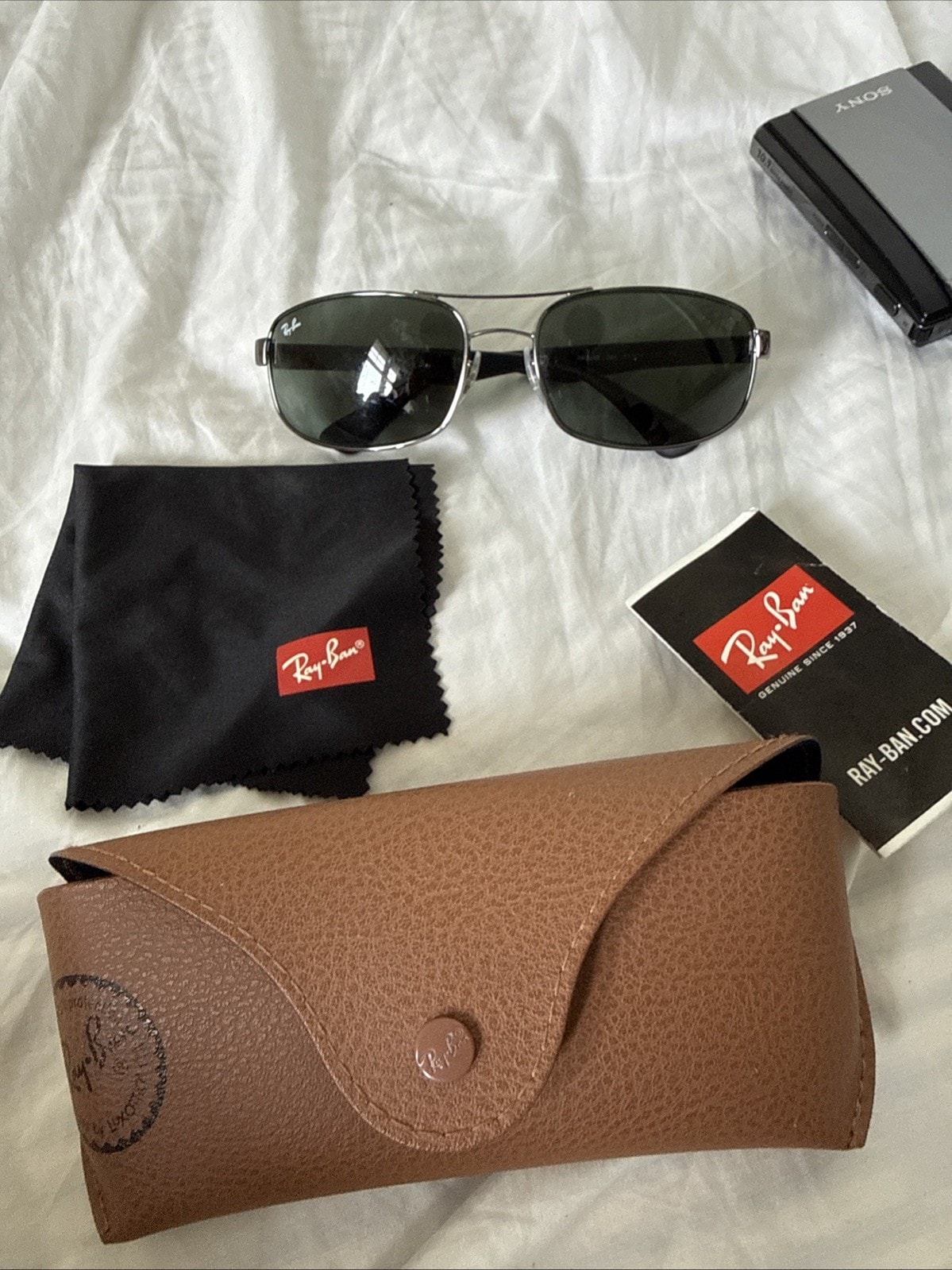 Ray-Ban RB3445 004 64/17 Sunglasses