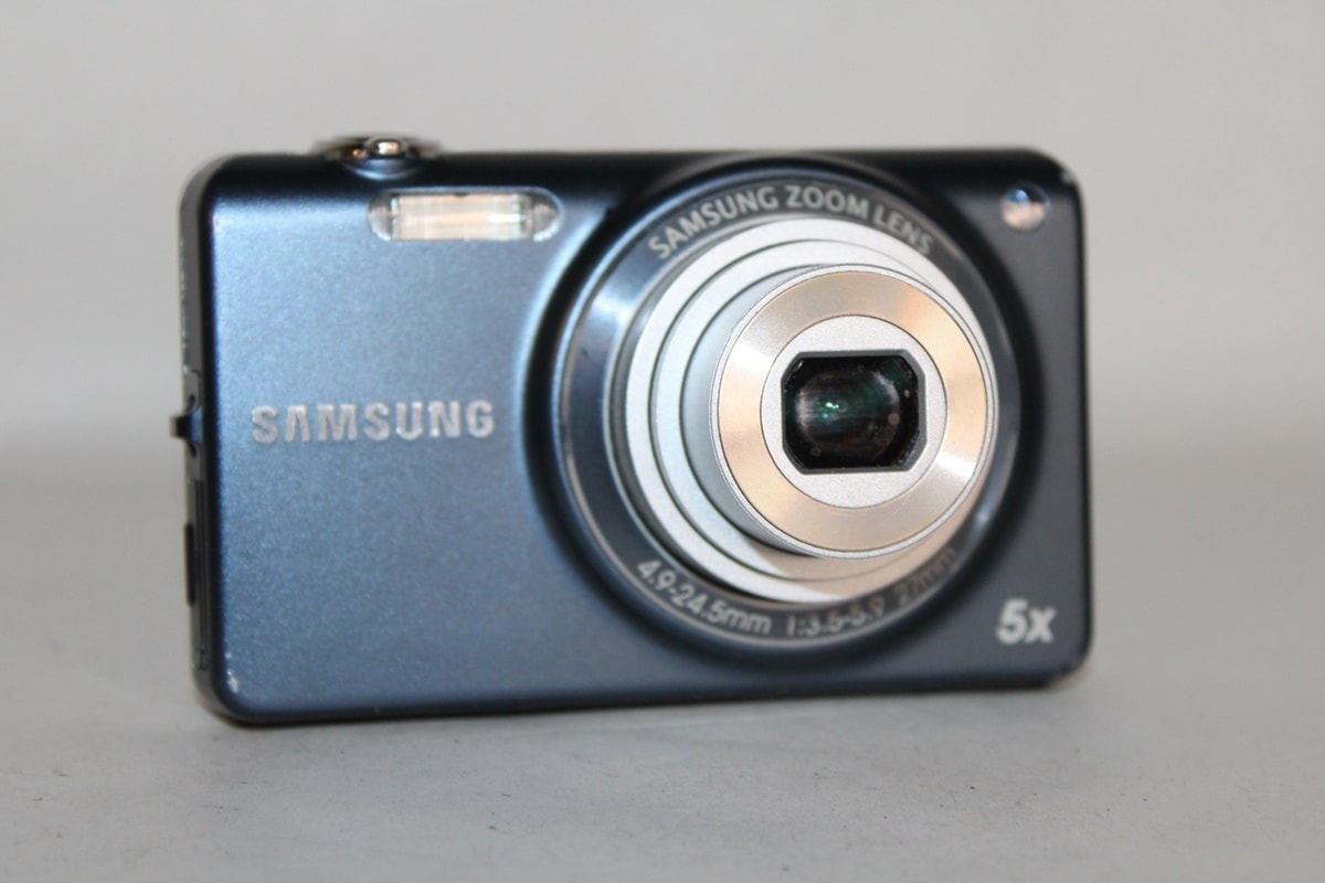 Samsung ST65 Digital Camera 14.2MP 5x Zoom Compact Tested Working + Battery