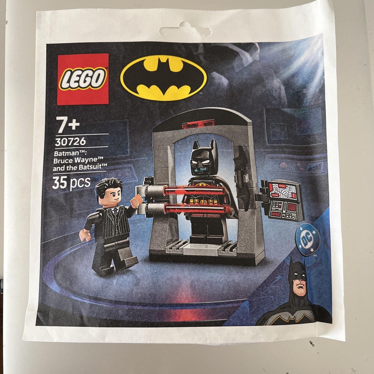 LEGO Batman - Bruce Wayne and the Batsuit 30726 NEW