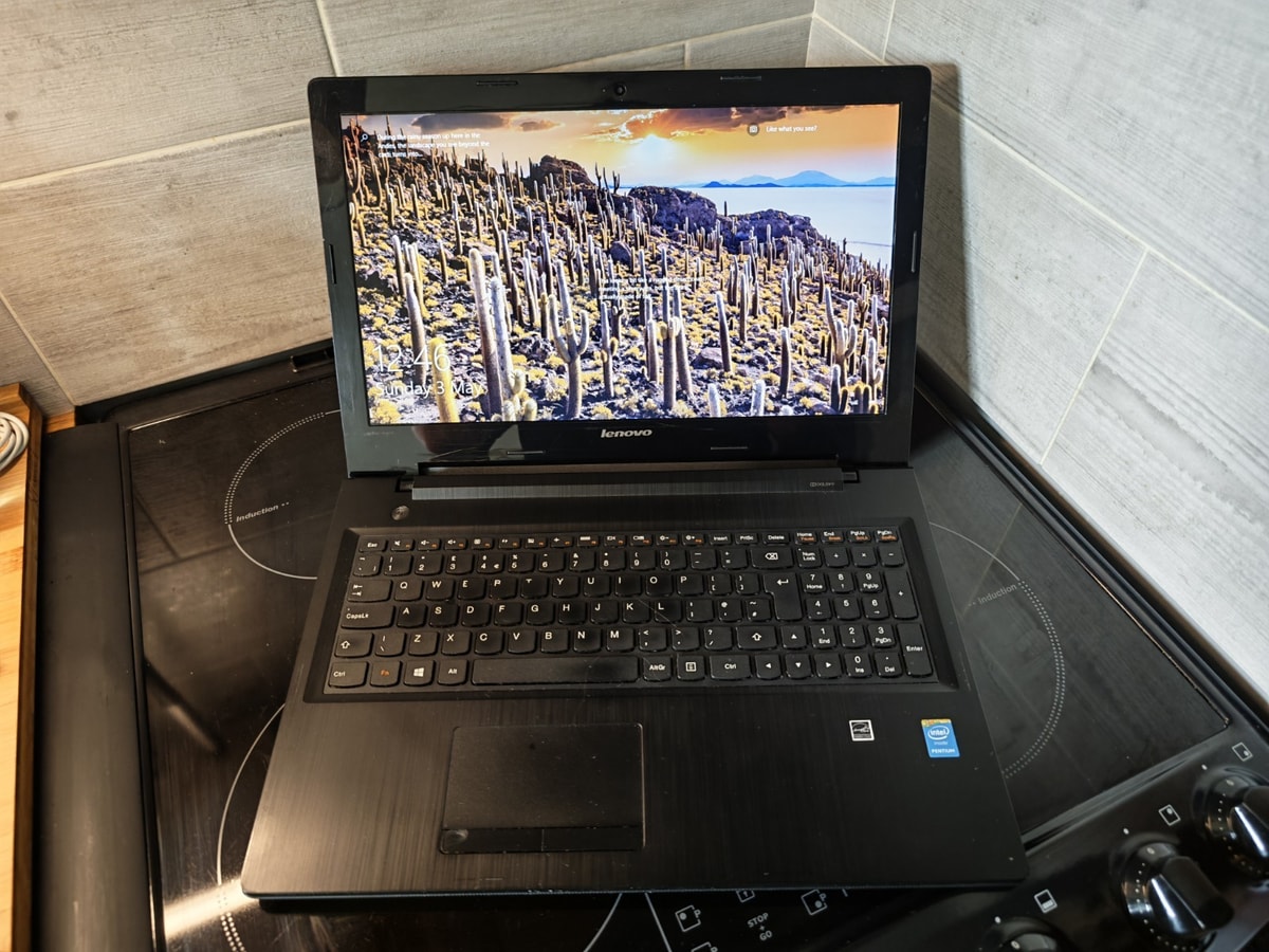 Lenovo G50-30 Laptop 15.6-inch With Charger Windows 10