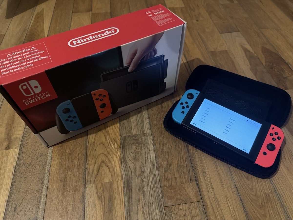 Nintendo Switch Day One V1, No Drift With Case, All Boxed