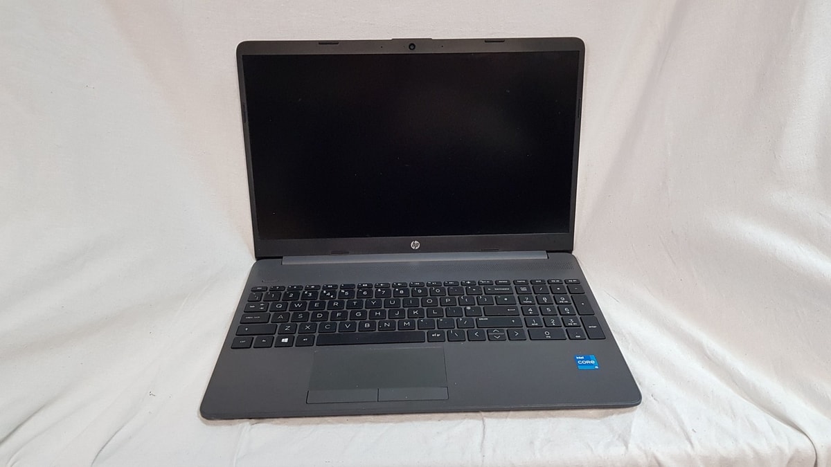 HP 250 g8 15.6" Laptop Intel Core i5-1135G7 8GB 256GB SSD, Win11