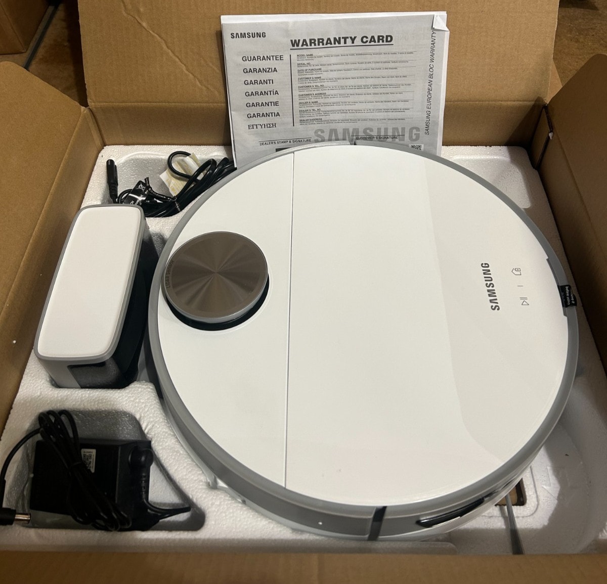 Samsung Jet Bot Robot Vacuum Cleaner - Misty White (VR30T80313W/EU) NEW/OPENED