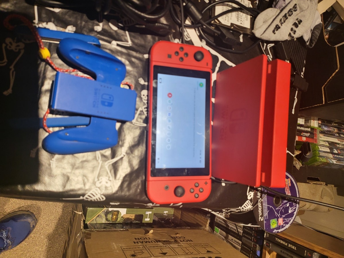 Nintendo Switch HAC-001(-01) Mario Red & Blue Edition - 32GB