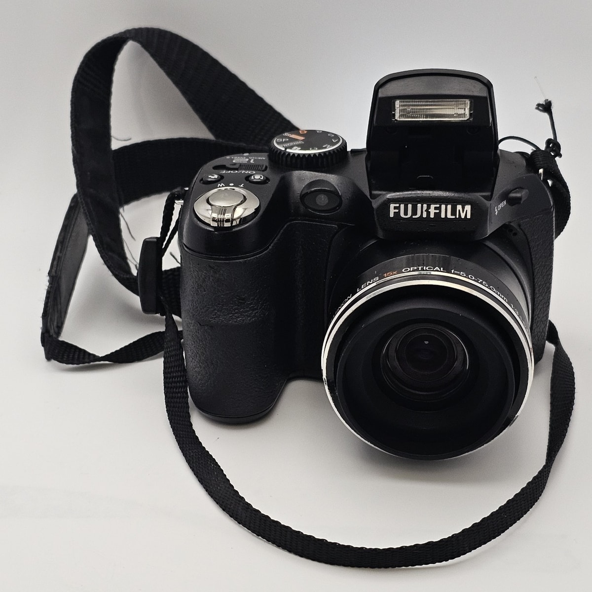 Fujifilm Finepix S1700 12.0MP 15x Zoom Digital Bridge Camera READ DESCRIPTION