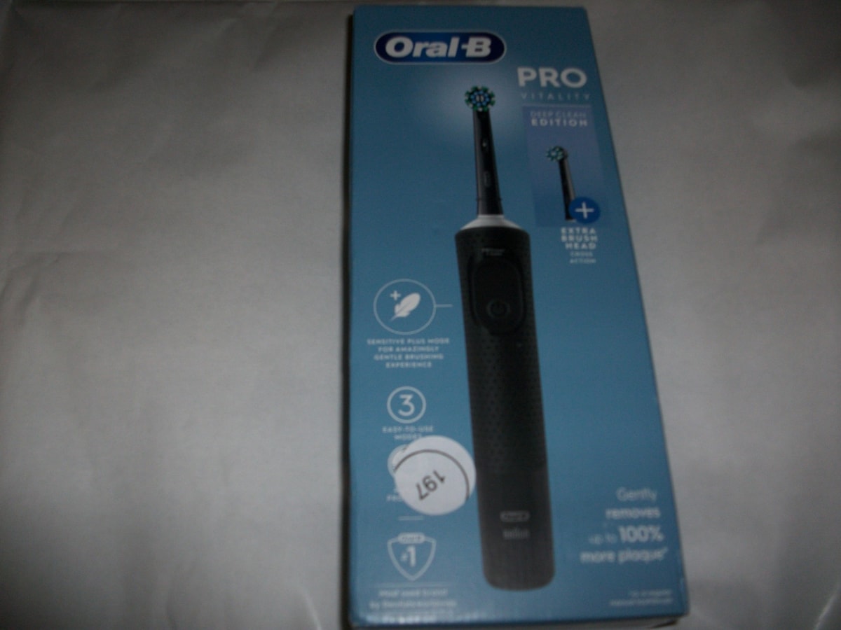 Oral-B Pro Vitality Deep Clean Edition Electric Toothbrush - Black NEW BOXED