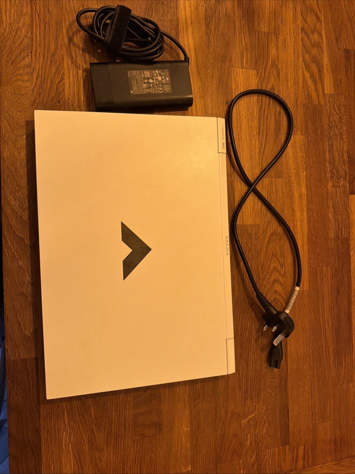 HP Victus 16-e0081na 16.1 Inch Gaming Laptop And Charger