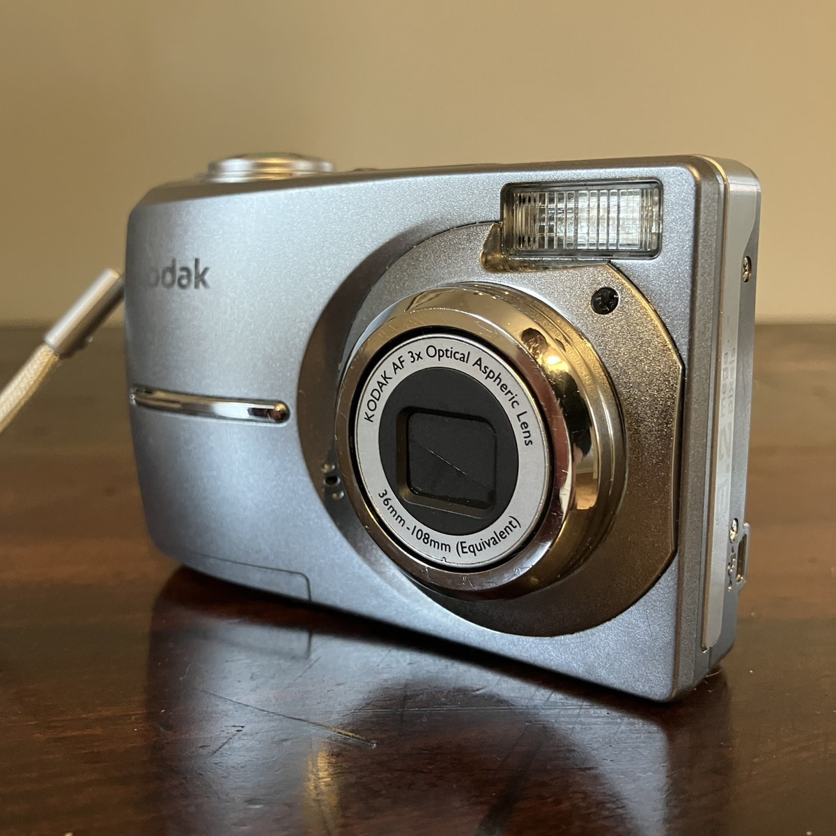 Kodak Digital Camera EasyShare C813 8.0MP Silver Tested Y2K batteries included
