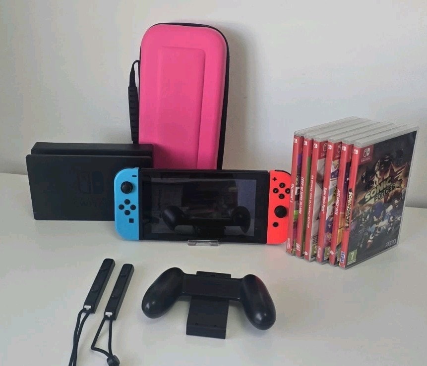 Nintendo Switch Console V2 Version Bundle Very Good Condition Kids Games