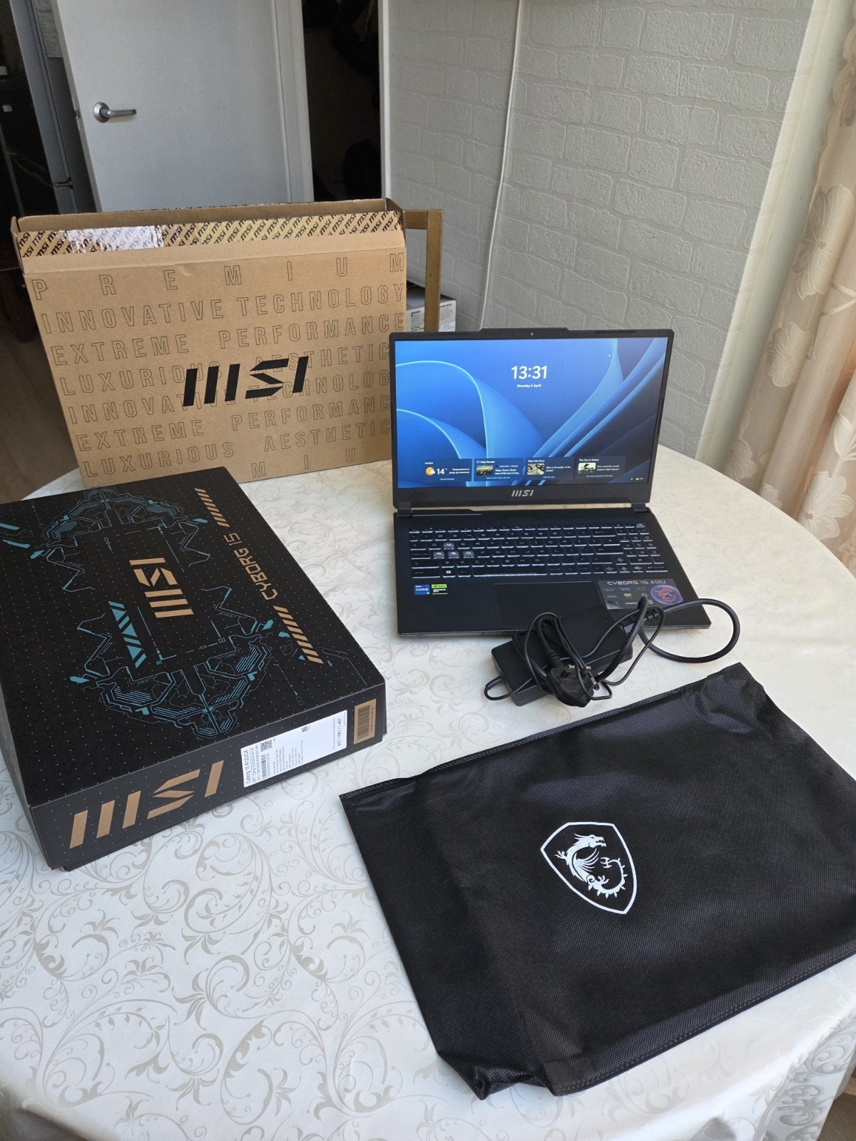 MSI Cyborg 15 Laptop 144Hz FHD 15 .6" Core I5 12 Gen., RTX 2050, A12UCX