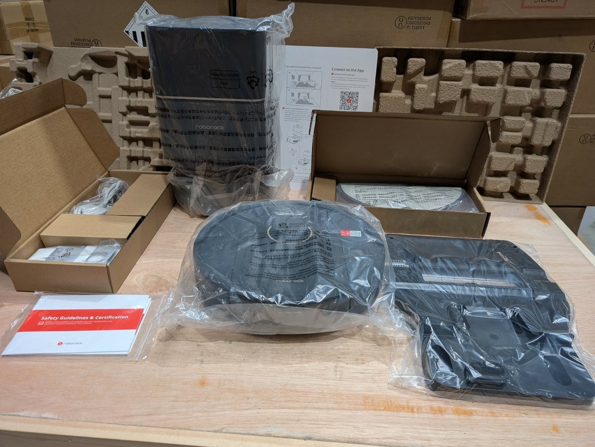 Roborock Q5 Pro+ Robot Vacuum and Mop, Self-Emptying, 5500 Pa Max Suction