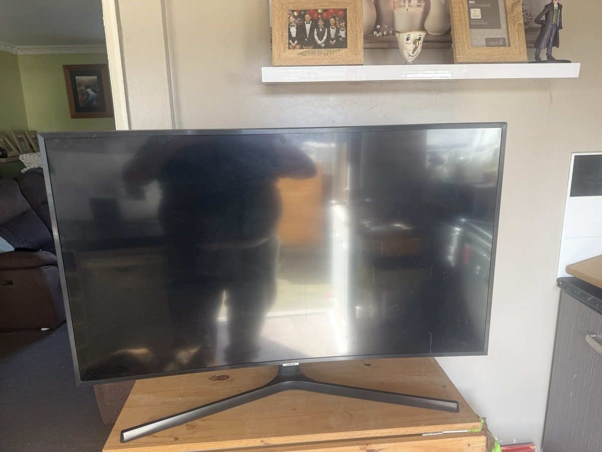 Samsung 55-inch Curved Smart TV Screen