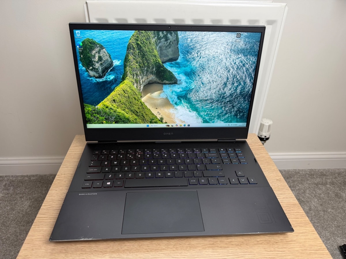 HP Omen 16 Ryzen 7 5800H 16GB RAM RX 6600 512GB NVME 165 Hz QHD Gaming Laptop