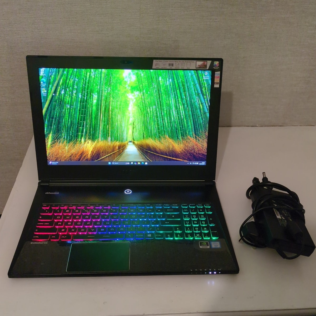 MSI CAD Gaming Laptop Xeon E3 1505M V6 16GB Nvidia 4GB Quadro 256GB 1TB Win 11