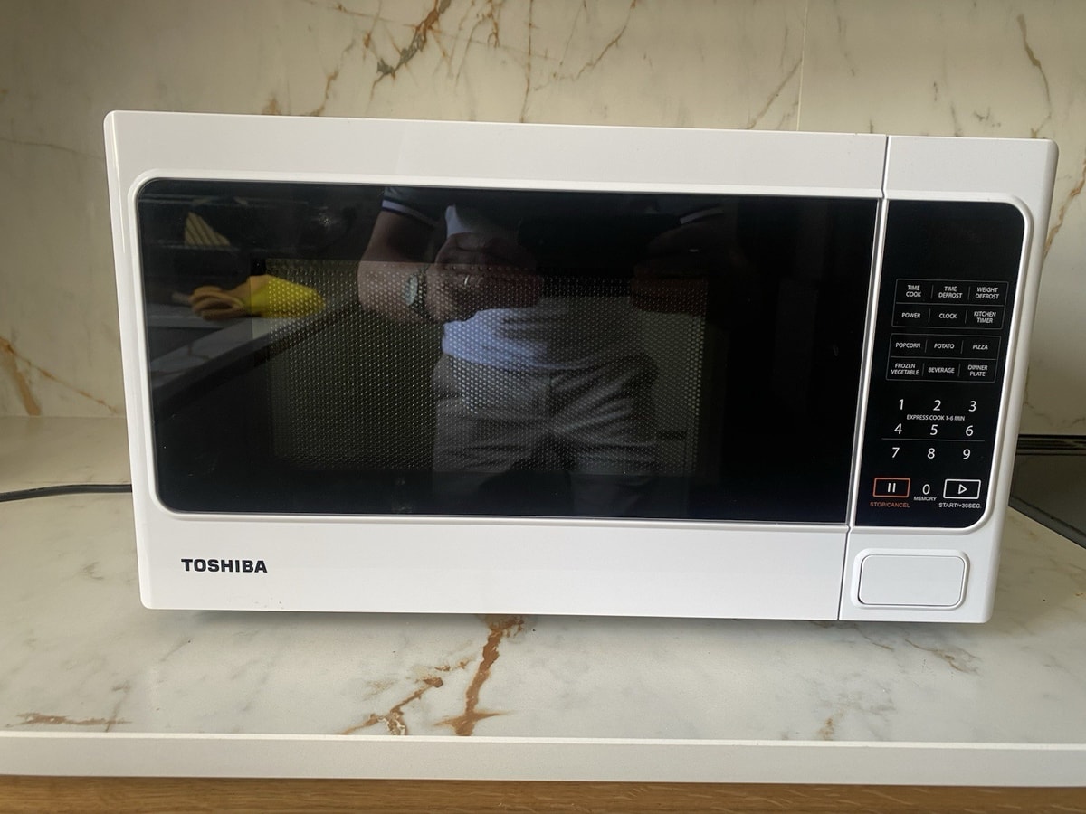 Toshiba MM-EM20P Digital Solo Microwave Oven 20L, 800W, White