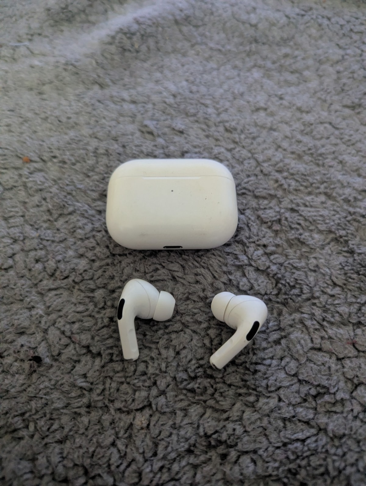 Apple AirPods Pro 1st Generation White In-Ear Earphones