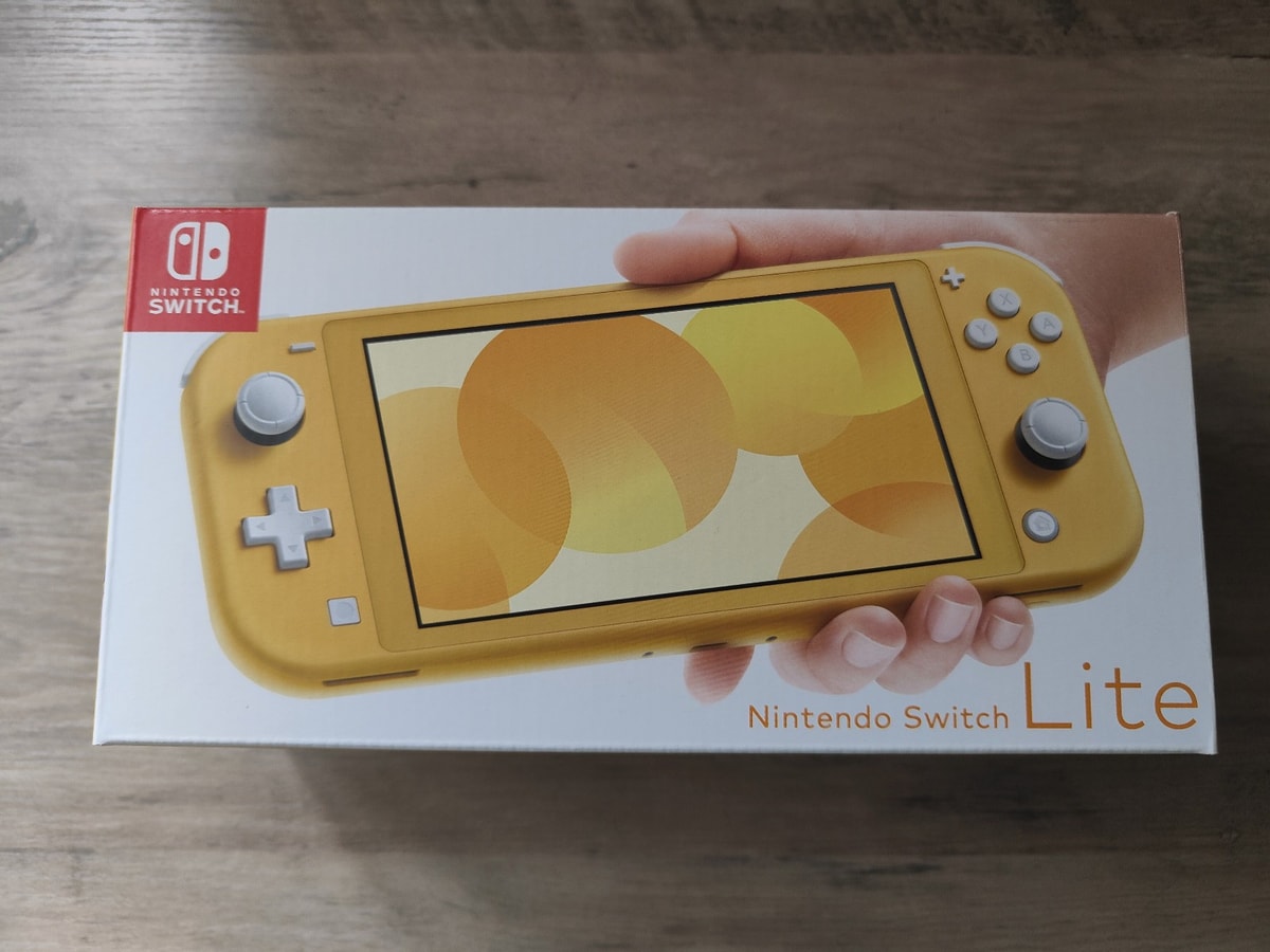 Nintendo Switch Lite - Yellow - Handheld System - XJE10010218319 - case