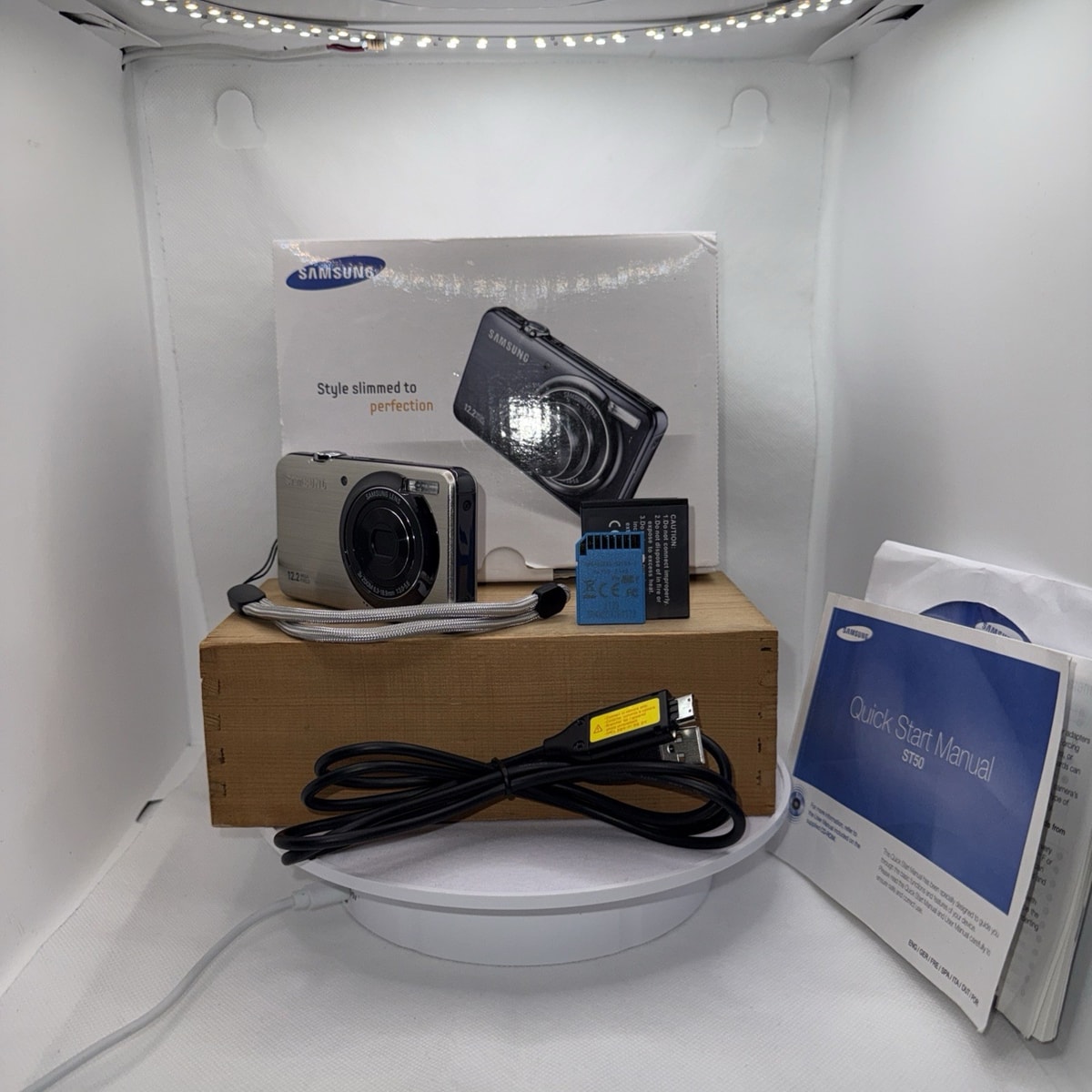 Samsung ST50 12.2 MP Digital Camera Boxed Tested + Charger Battery 4GB SD VGC