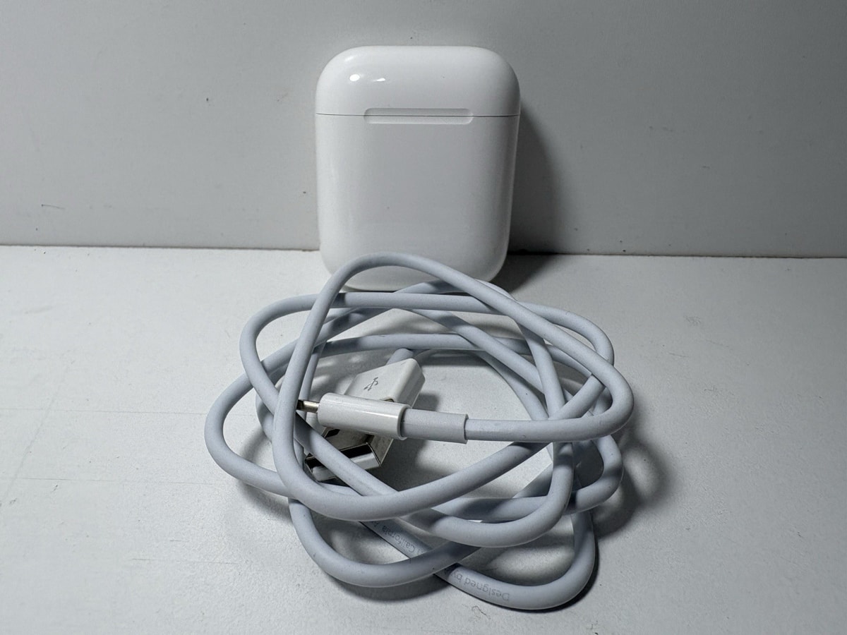 Apple AirPods 2nd Generation with Lightning Charging Case A1602 A2031 A2032
