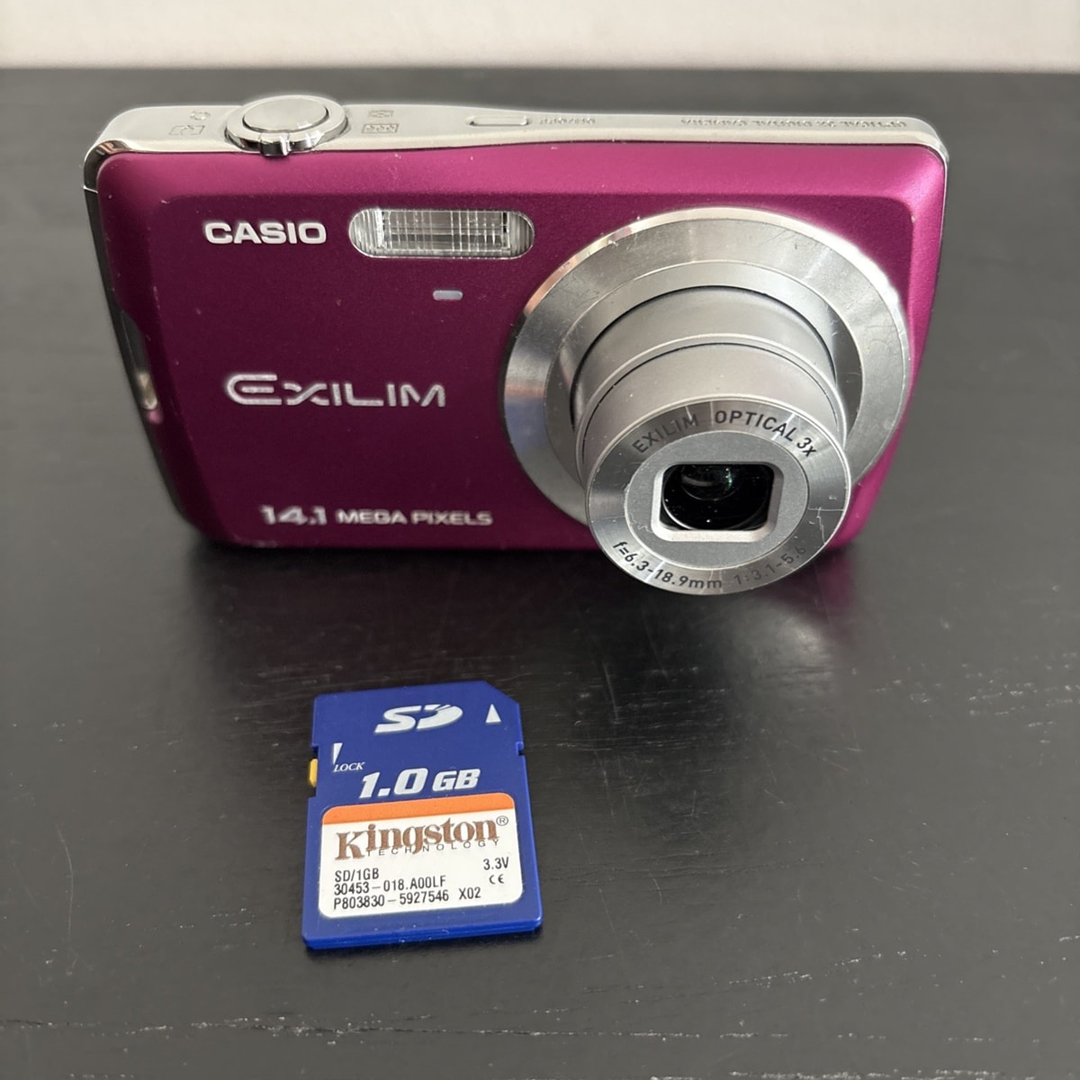 Casio Exilim EX-Z37 14.1MP purple Digital Camera + Genuine Casio