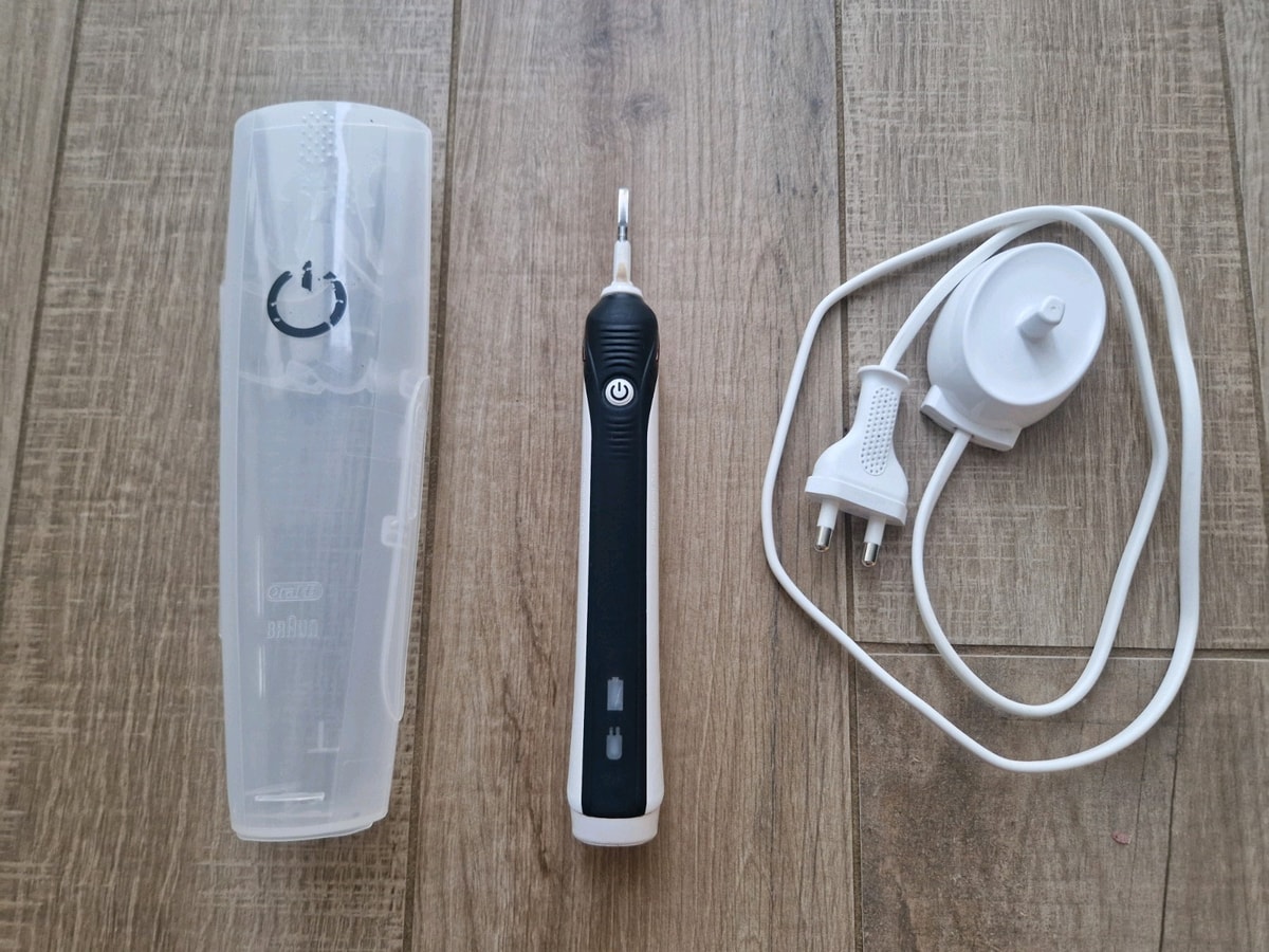 Working Oral-B Pro 2 2500N 3766 CrossAction Electric Toothbrush Black