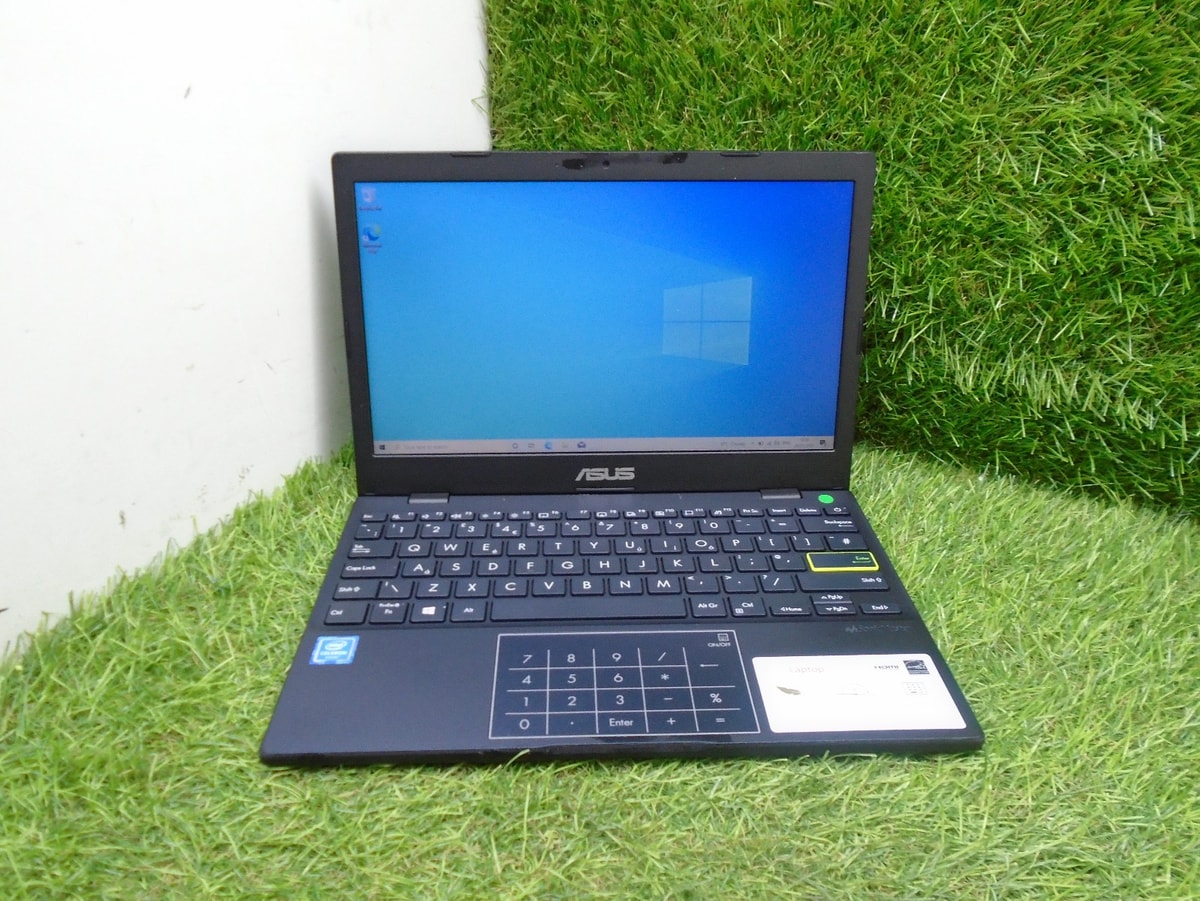 ASUS E210MA 11.6" Laptop Celeron N4020 4GB RAM 64GB WINDOWS 10 NETBOOK #1i