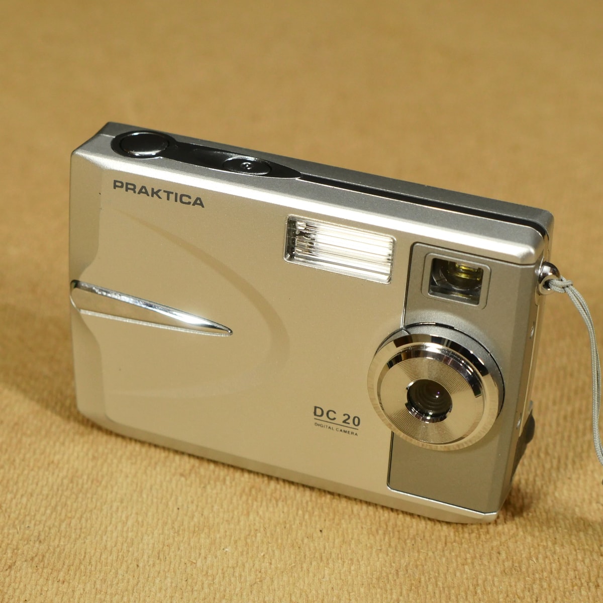 Retro Tech Praktica DC20 Digital Point and Shoot Camera