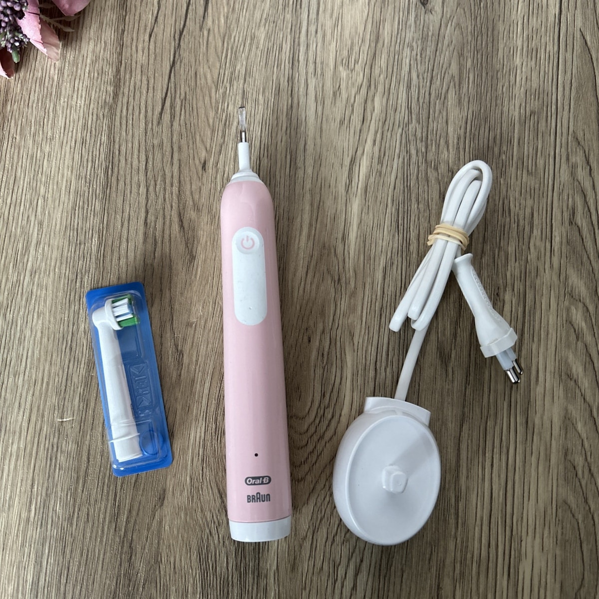Oral-B PRO SERIES 1 Electric Toothbrush - Pink , USED