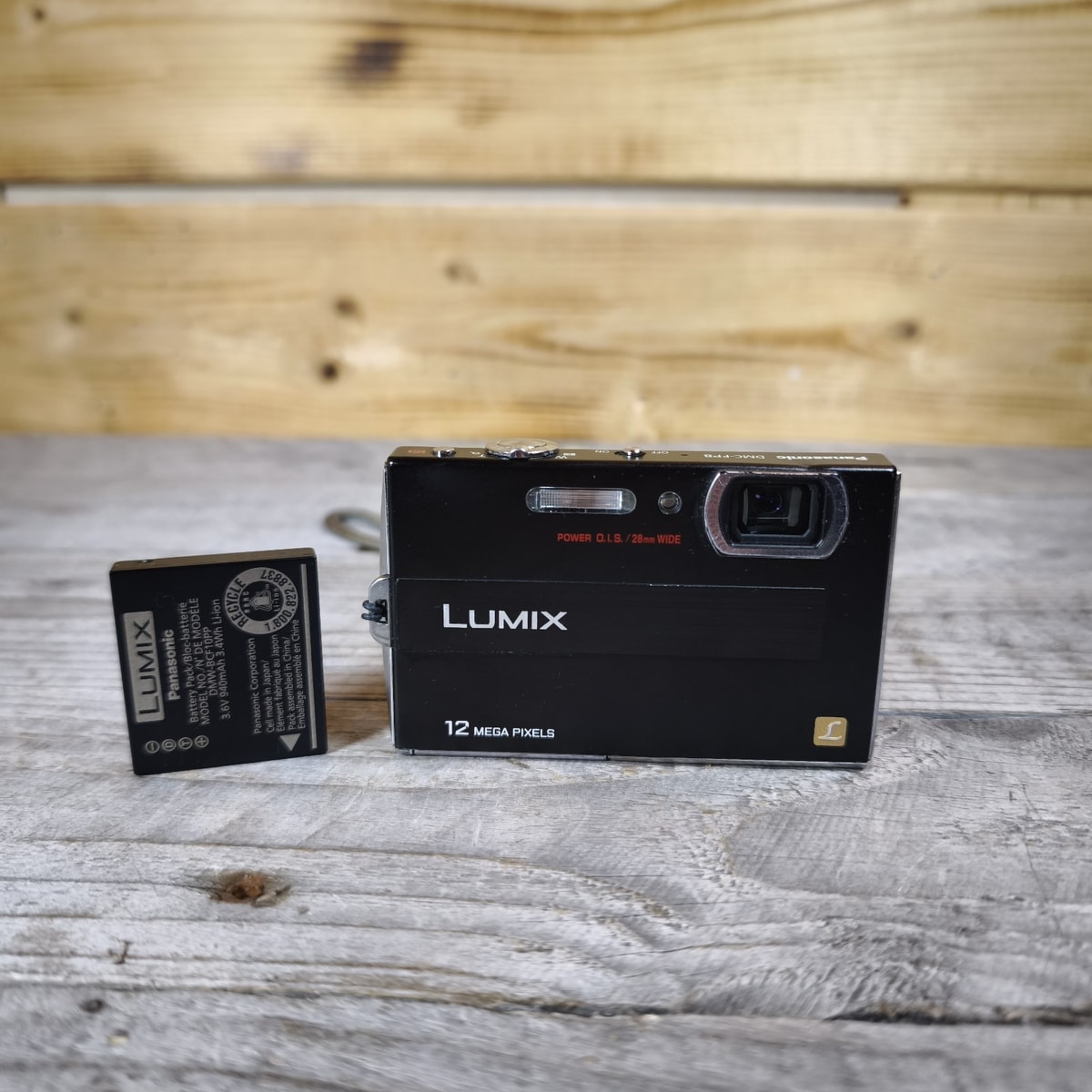 Panasonic LUMIX DMC-FP8 12.1MP Digital Camera, Black - Tested Read Description