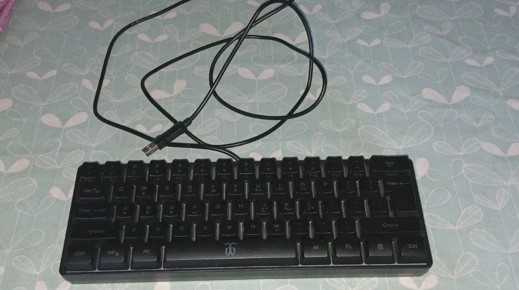 Snpurdiri 61 Key RGB Streamer Gaming Keyboard, Good Condition