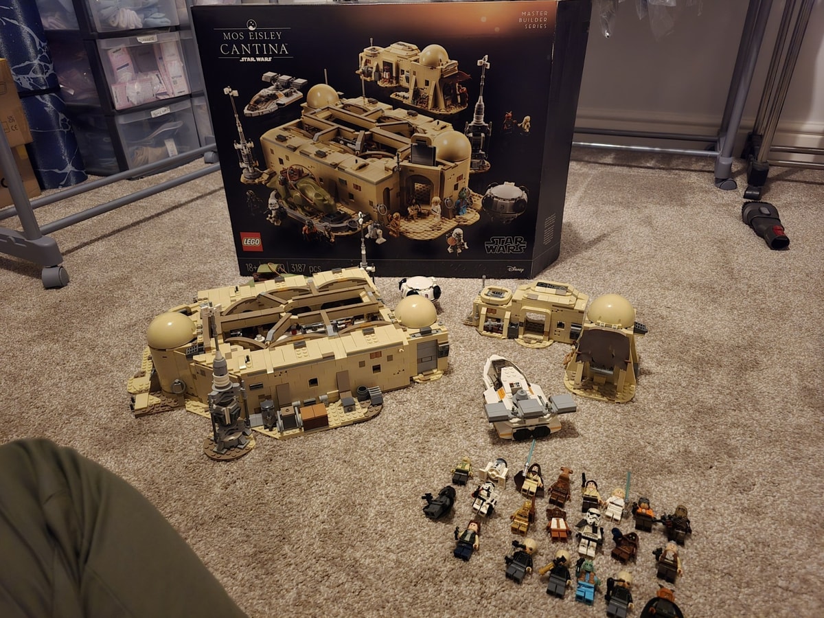 LEGO Star Wars 75290 Mos Eisley Cantina Building Kit Complete Set