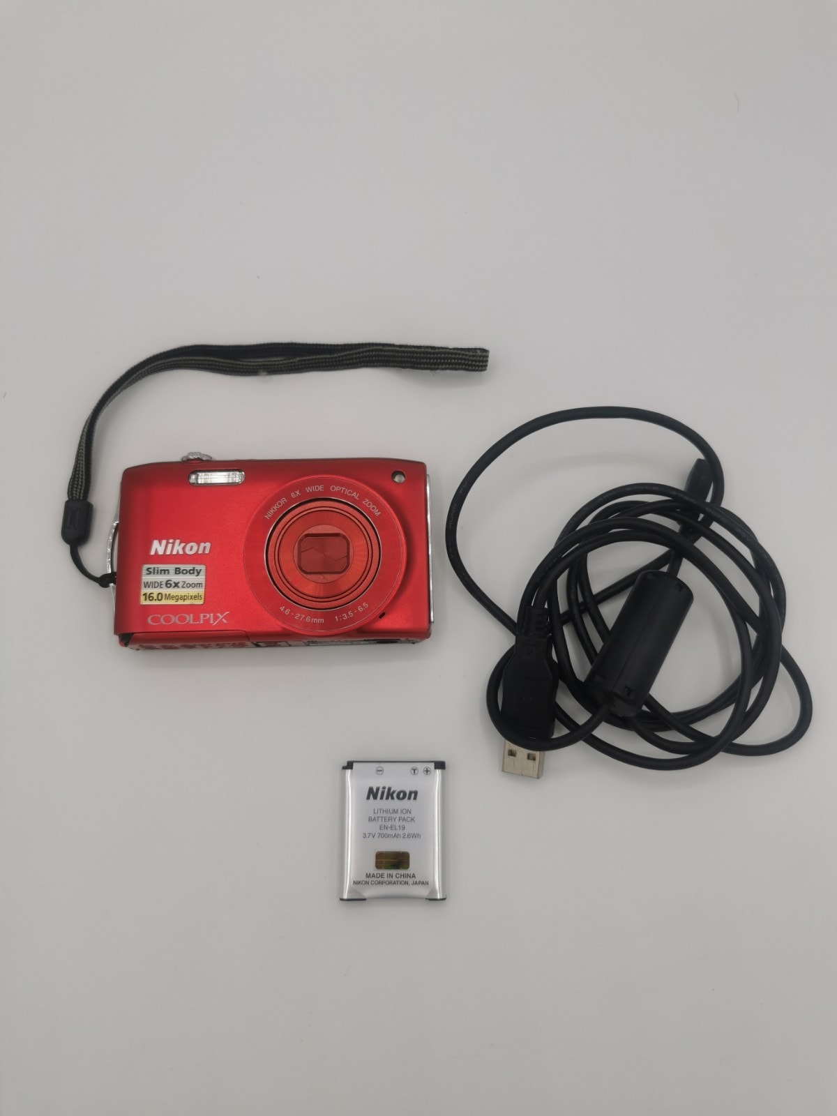 Nikon Coolpix S3200 16.0MP Digital Camera Red Tested with Charger & Battery