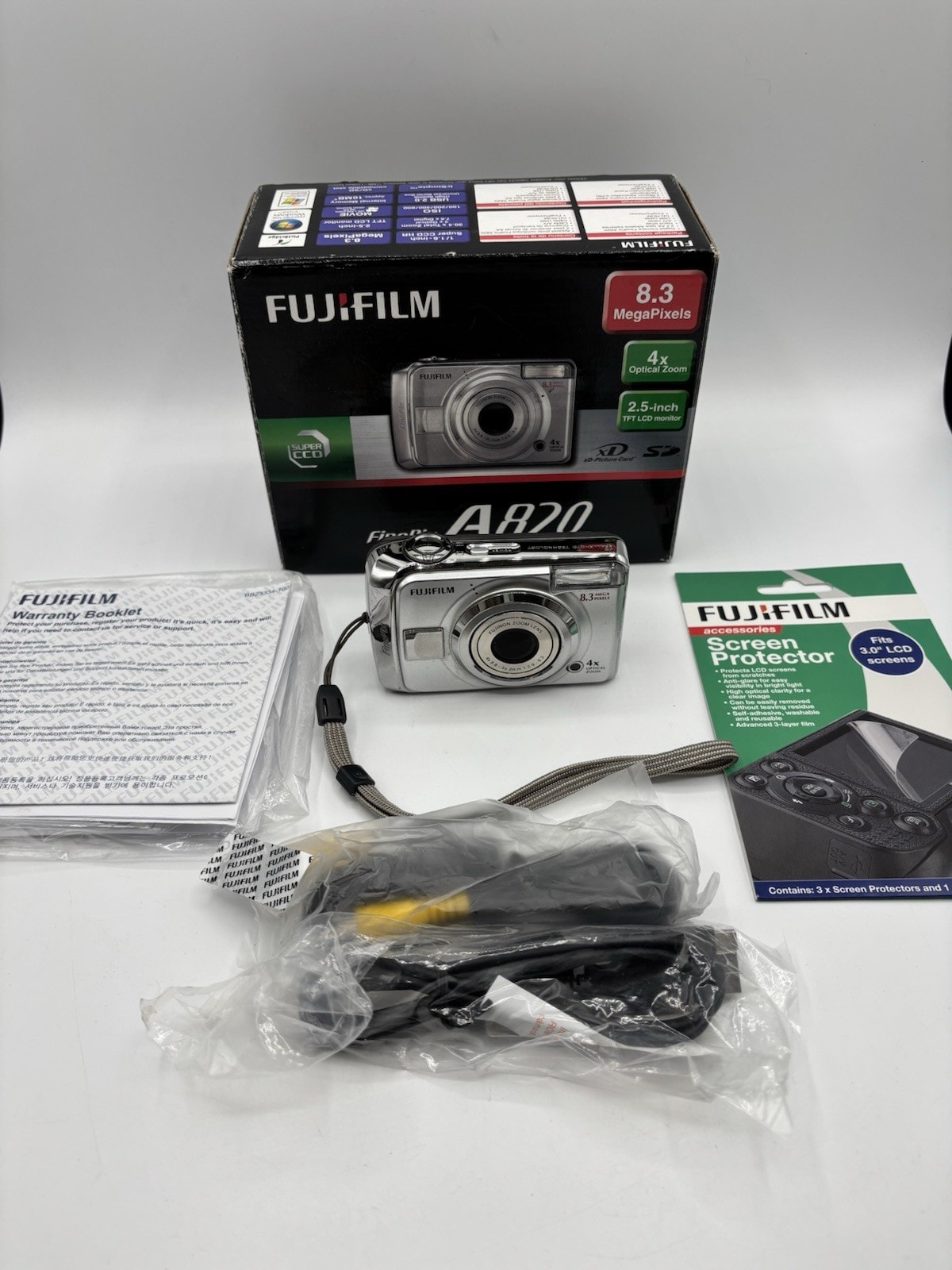 Fujifilm FinePix A820 Digital Camera Compact 8.3MP Silver Boxed Tested Super CCD