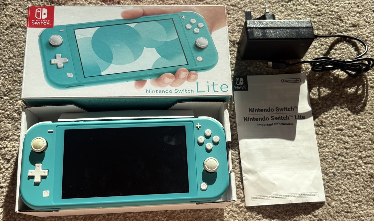 Nintendo Switch Lite 32GB Handheld Console - Turquoise Blue Green - Original box