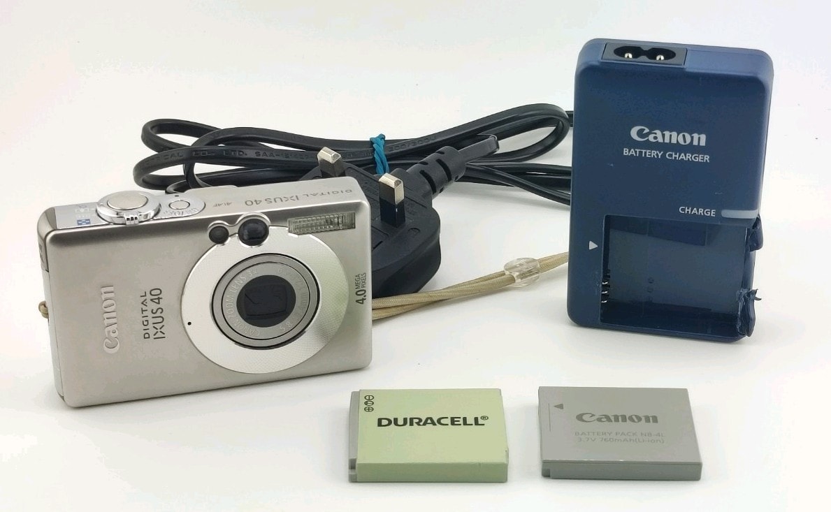 Canon IXUS 40 Digital Camera - WORKING - **READ DESCRIPTION**