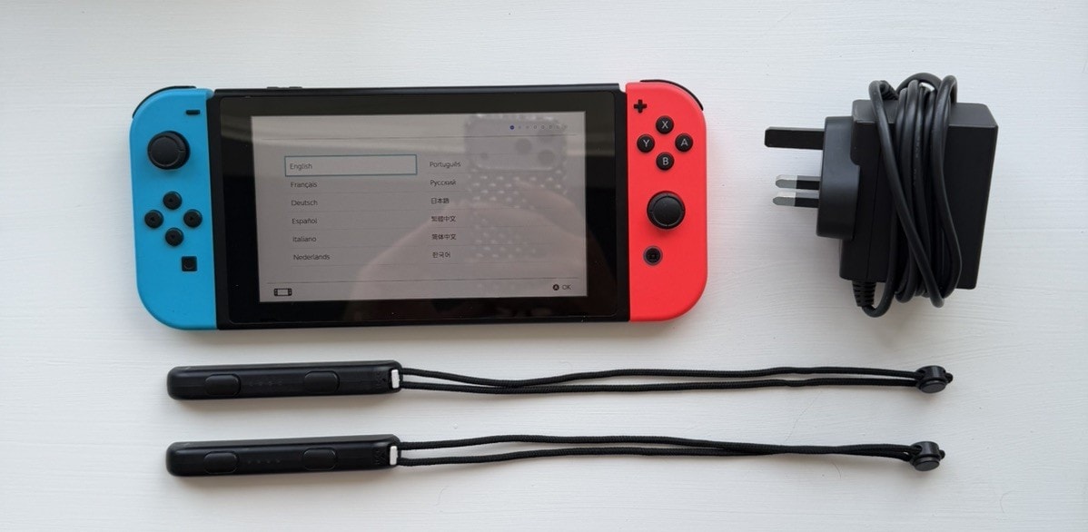 Nintendo Switch HAC-001(-01) Console Bundle