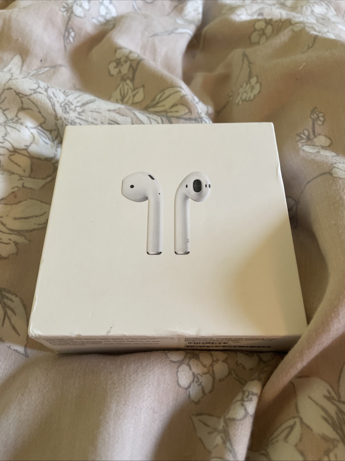 Apple AirPods 1st Generation Read description