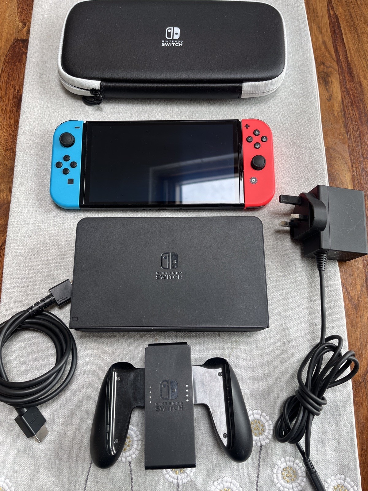 Nintendo Switch OLED Model, in Super Condition