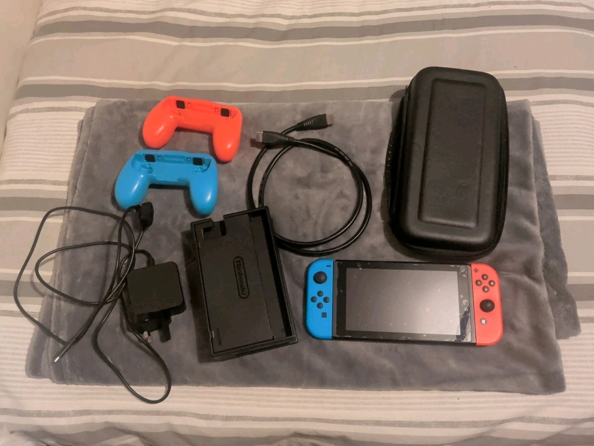Nintendo Switch Console (2017) With 128GB Micro SD card & Peripherals
