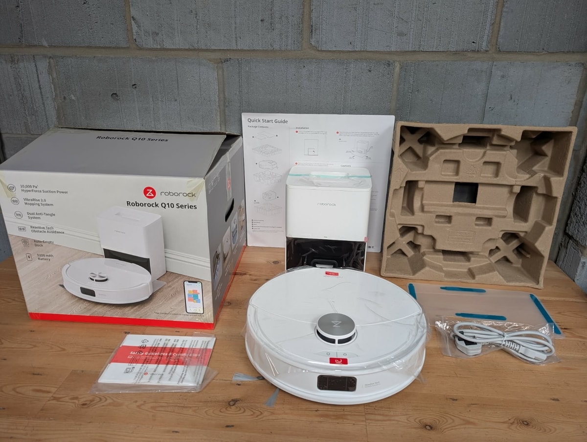 Roborock Q10 S5+ Robot Vacuum, Self-Emptying, 10000Pa Suction, Mop, White